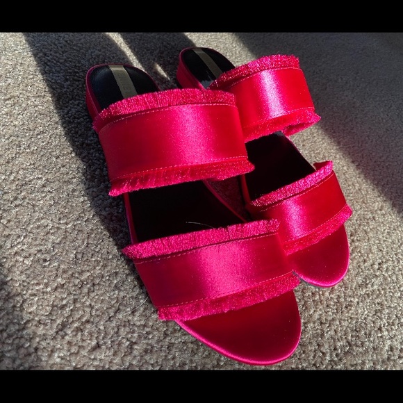 Kenneth Cole Sandals - Picture 2 of 16